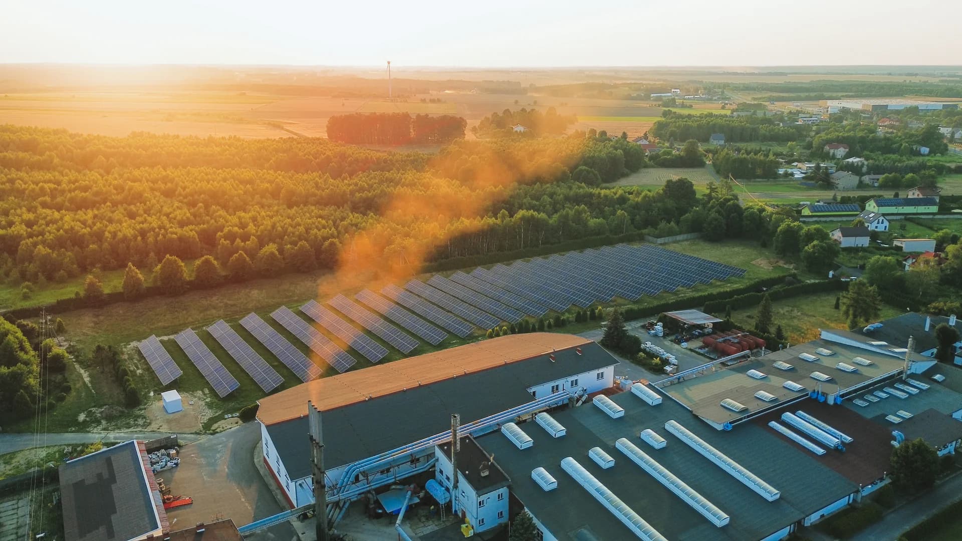 Centrale solaire photovoltaïque sur friche industrielle et zone d'activité délaissée